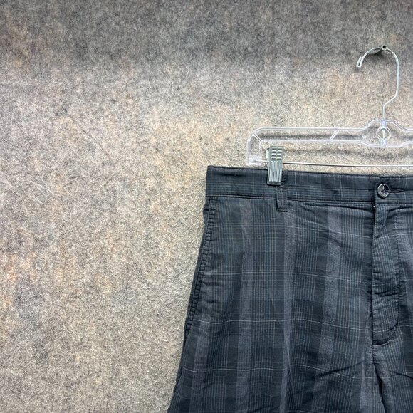 Greg Norman Shorts Mens 34 Gray Plaid Cotton Cargo Golf Tasso Elba Performance - Picture 6 of 10